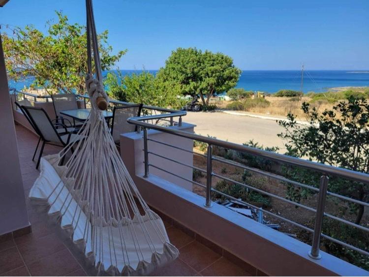 180 Degree Sea View Apartment Palaiochora Bagian luar foto